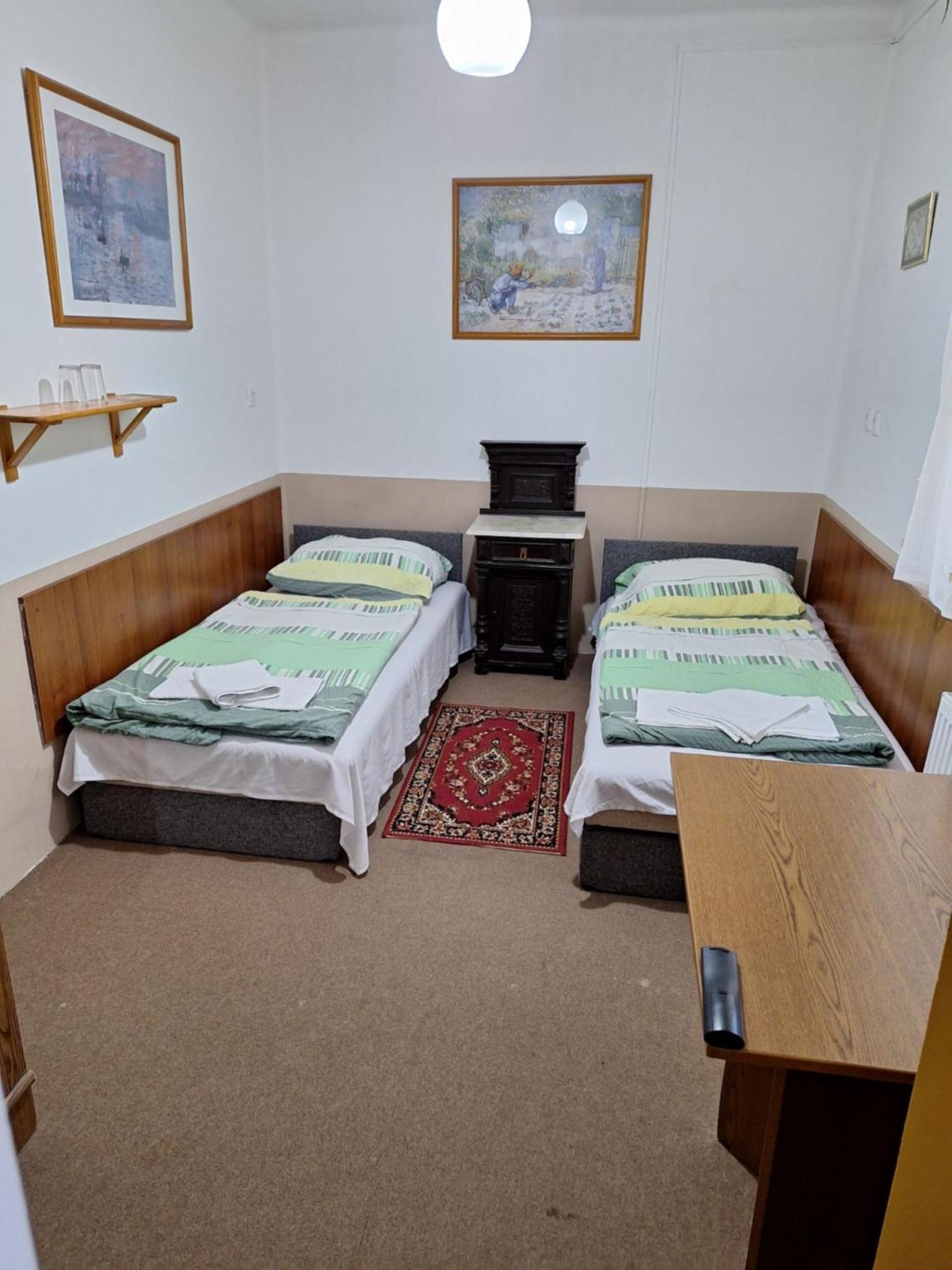 Bed and Breakfast Fenyő Panzió Mezőkövesd Exterior foto